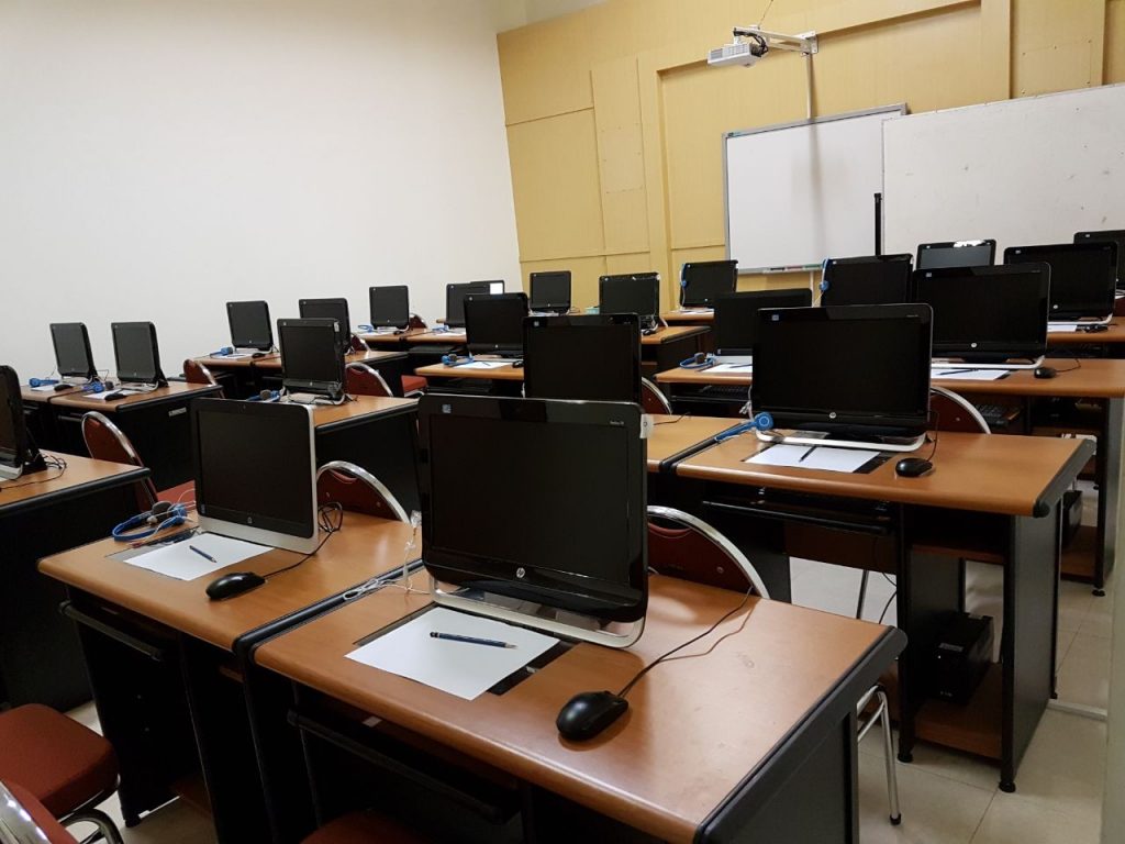 Laboratorium Komputer Learning and Development Center (LDC) UGM